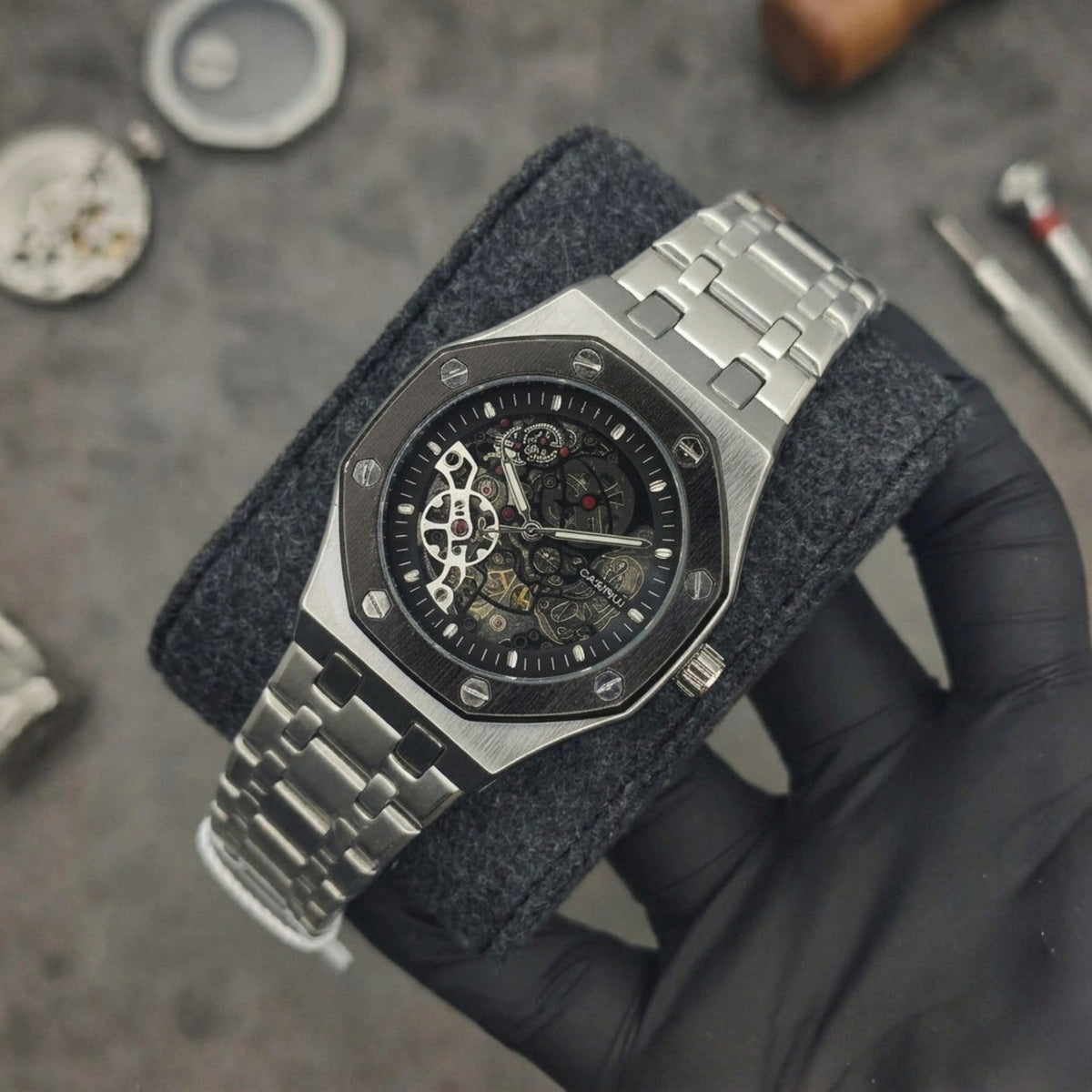 LUXURY AUTOMATIC WATCH WITH SKELETON BACK (Silver & Black)